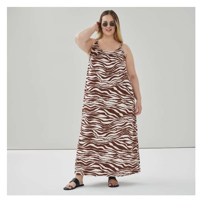 Aux Femmes Robe maxi à bretelles torsadées Femmes+ - Brun Foncé